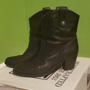 Frye Jackie Button Short Boot Black sz 10